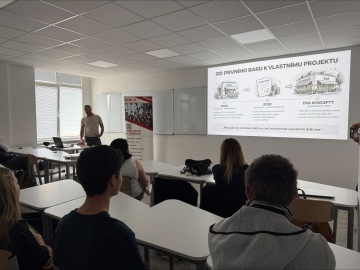 Projekt MVŠO na Střední škole logistiky a chemie: Jakub Krištof ze společnosti Lorika s.r.o. inspiruje budoucí profesionály